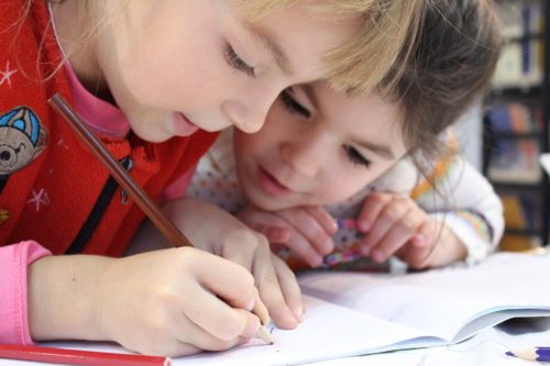kids drawing focus table